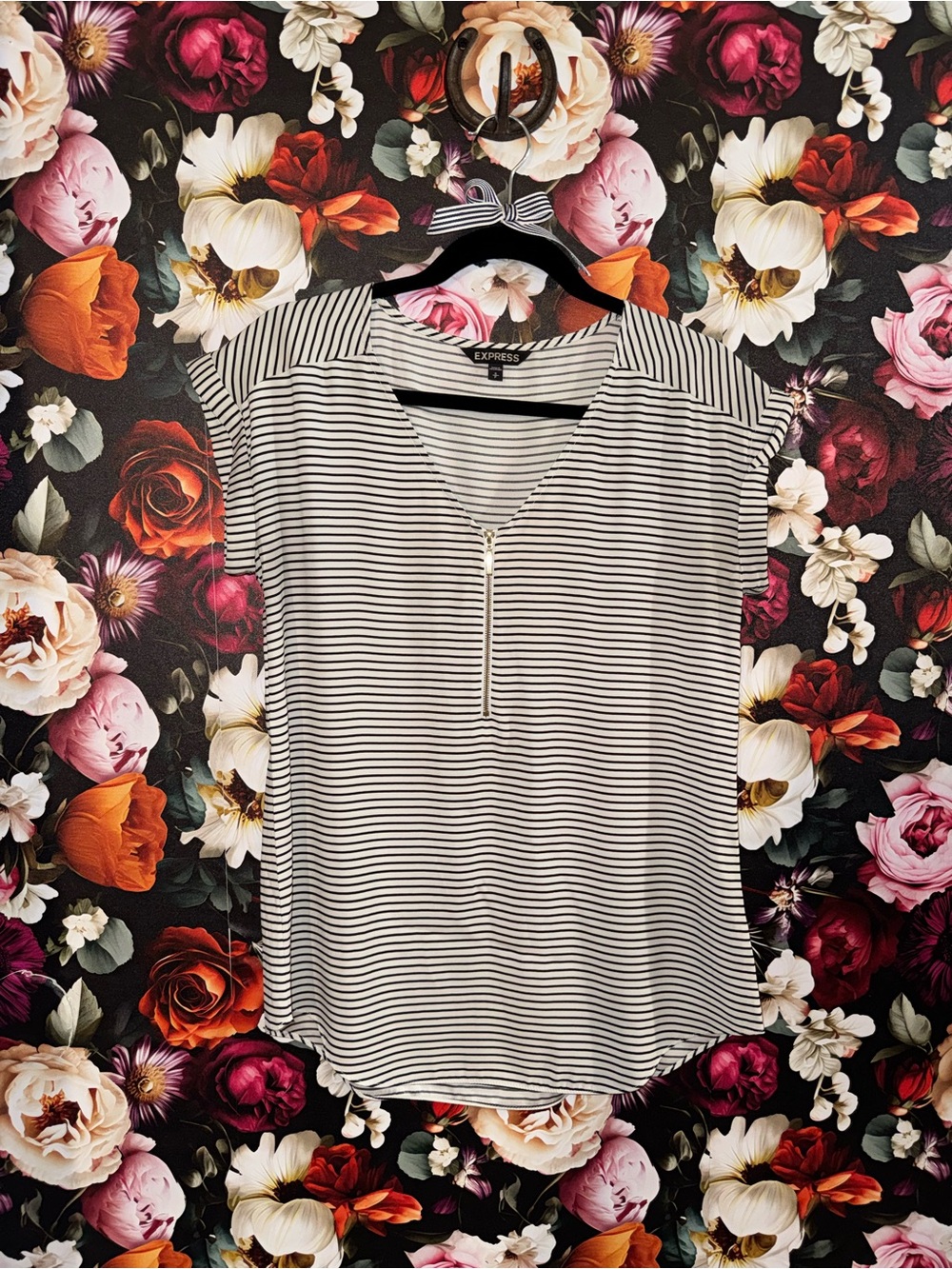 Express Women’s Black & White Striped Gramercy Zip-Front Cap Sleeve Top, Small